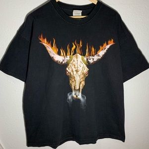Vintage 01’ “The Rock” Bull WWF tee size XL